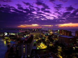 Obrazek: Cancun at Twilight, Mexico
