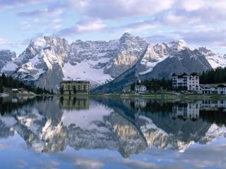 Obrazek: Misurina Lake, Sorapiss Peaks and the Dolomites, Italy