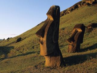 Obrazek: Moai Statues, Easter Island, Chile