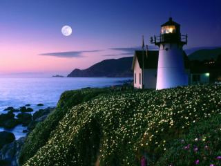 Obrazek: Moon Rise Over Point Montara Lighthouse, California