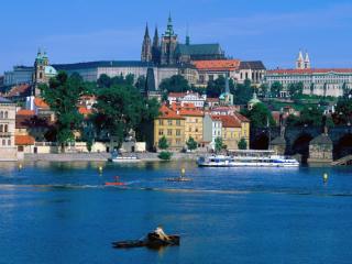 Obrazek: Sightseeing by a River, Prague, Czech Republic