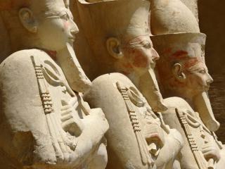 Obrazek: Statues at the 3rd Terrace, Temple of Hatshepsut, Deir el Bahri, Thebes, Luxor, Egypt