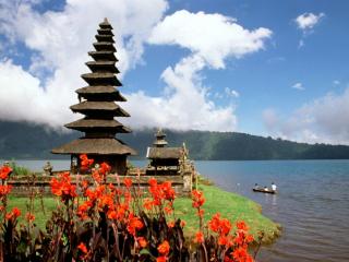 Obrazek: Ulun Danu Temple, Lake Bratan, Bali, Indonesia