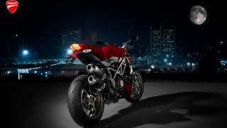 Obrazek: Motocykl na dachu Ducati