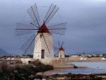 windmills_at_infersa_salt_pans_marsala_sicily_italy