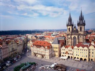 Obrazek: Old Town Square and Tyn Church, Prague, Czech Republic