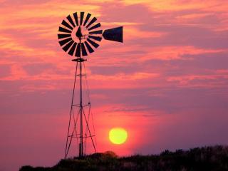 Obrazek: Windmill at Sunset, Near Colfax, Washington